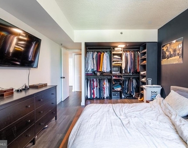 1001 N Randolph Street - Photo Thumbnail 10
