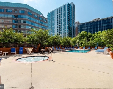 1001 N Randolph Street - Photo Thumbnail 17