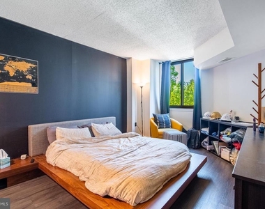 1001 N Randolph Street - Photo Thumbnail 9