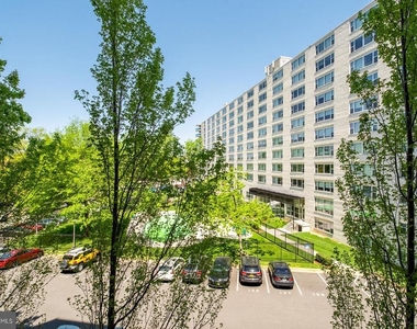 1001 N Randolph Street - Photo Thumbnail 8