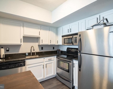 1001 N Randolph Street - Photo Thumbnail 2