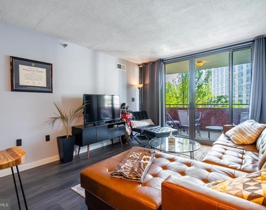 1001 N Randolph Street - Photo Thumbnail 4