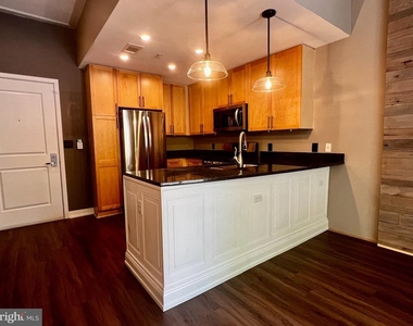 820 N Pollard Street - Photo Thumbnail 2