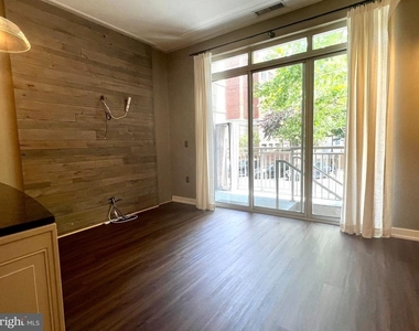 820 N Pollard Street - Photo Thumbnail 3