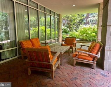 820 N Pollard Street - Photo Thumbnail 13