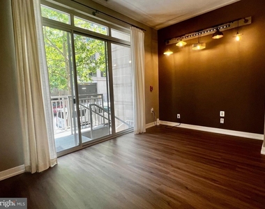 820 N Pollard Street - Photo Thumbnail 4