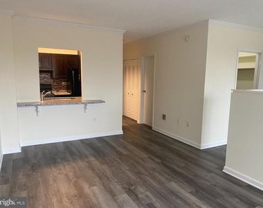 4141 N Henderson Road N - Photo Thumbnail 8
