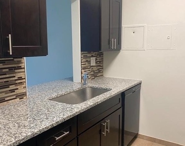 4141 N Henderson Road N - Photo Thumbnail 7