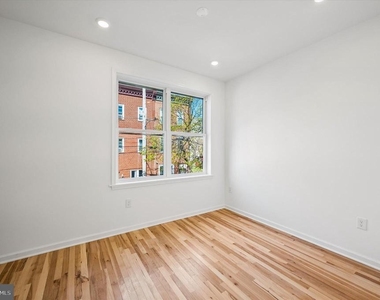 1645 N Marshall Street - Photo Thumbnail 7