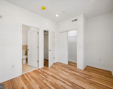 1645 N Marshall Street - Photo Thumbnail 8