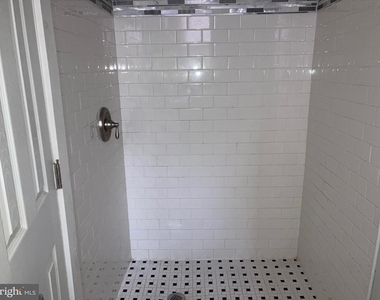 742 S 53rd Street - Photo Thumbnail 4