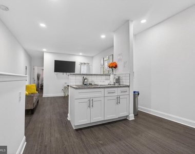 3138 W Allegheny Avenue - Photo Thumbnail 4
