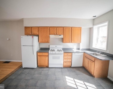 1107 N 3rd Street - Photo Thumbnail 5