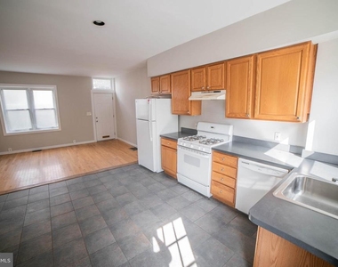 1107 N 3rd Street - Photo Thumbnail 6