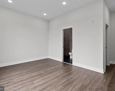 2146 N Front Street - Photo Thumbnail 13