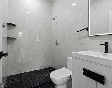 2146 N Front Street - Photo Thumbnail 6