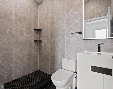2146 N Front Street - Photo Thumbnail 14