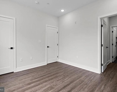 2146 N Front Street - Photo Thumbnail 7