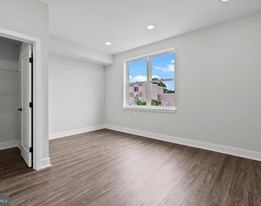 2146 N Front Street - Photo Thumbnail 11