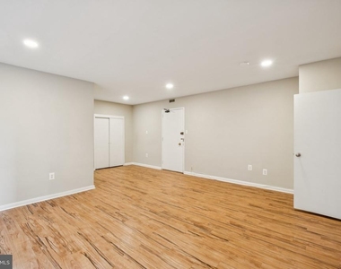 135 S 19th Street - Photo Thumbnail 2