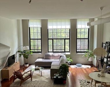 2429 Locust Street - Photo Thumbnail 24