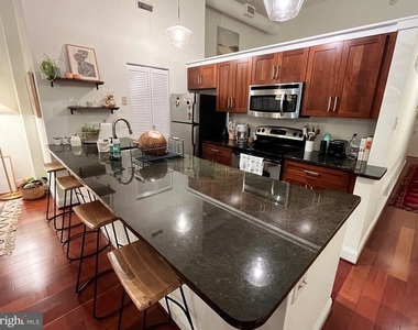2429 Locust Street - Photo Thumbnail 11