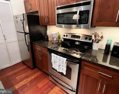 2429 Locust Street - Photo Thumbnail 14