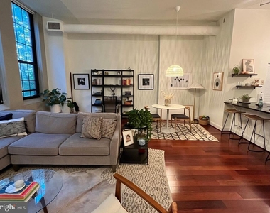 2429 Locust Street - Photo Thumbnail 7