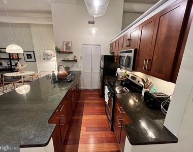 2429 Locust Street - Photo Thumbnail 12