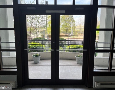 2429 Locust Street - Photo Thumbnail 31