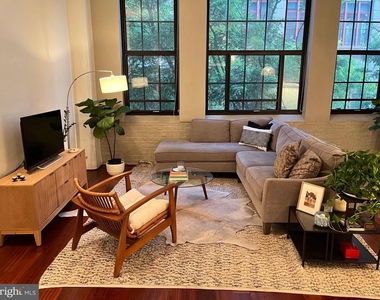 2429 Locust Street - Photo Thumbnail 10