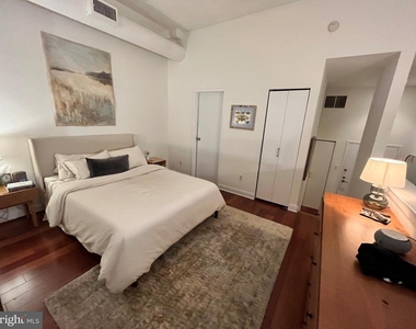 2429 Locust Street - Photo Thumbnail 21