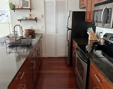 2429 Locust Street - Photo Thumbnail 13