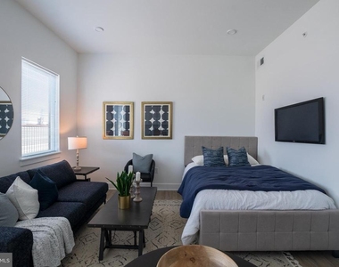 2235 Washington Avenue - Photo Thumbnail 4