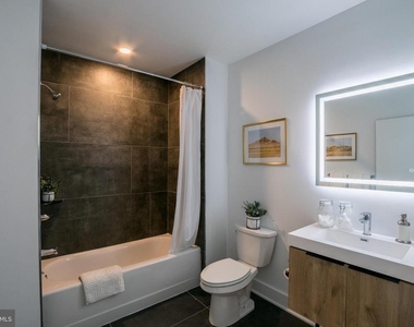 2235 Washington Avenue - Photo Thumbnail 7
