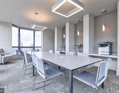 2020 Walnut Street - Photo Thumbnail 7