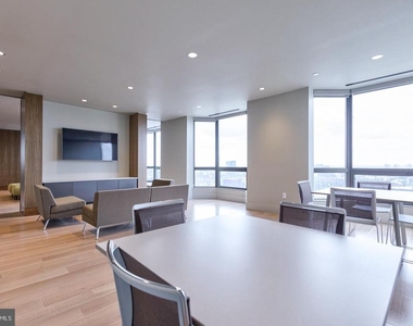 2020 Walnut Street - Photo Thumbnail 5