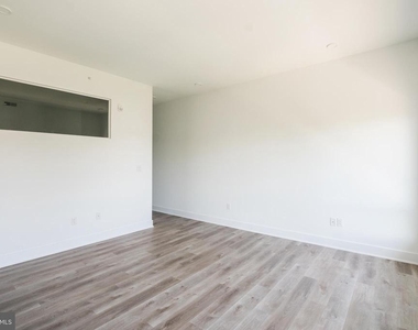 1420 Point Breeze Avenue - Photo Thumbnail 5