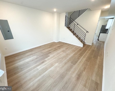 1327 S 27th Street - Photo Thumbnail 4