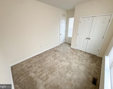 1327 S 27th Street - Photo Thumbnail 13