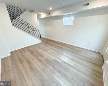 1327 S 27th Street - Photo Thumbnail 3