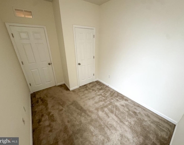 1327 S 27th Street - Photo Thumbnail 16