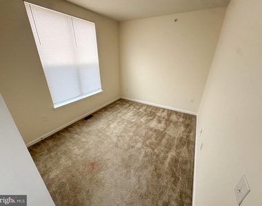 1327 S 27th Street - Photo Thumbnail 12