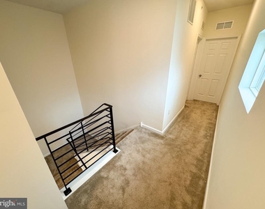 1327 S 27th Street - Photo Thumbnail 7
