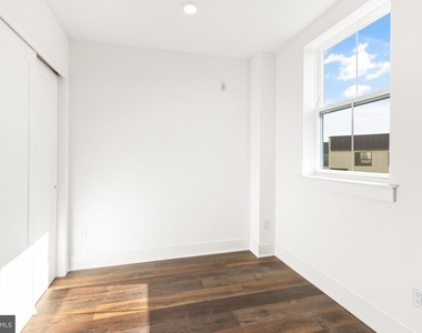 7037 Ridge Avenue - Photo Thumbnail 12