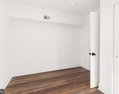 7037 Ridge Avenue - Photo Thumbnail 13