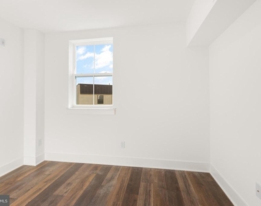 7037 Ridge Avenue - Photo Thumbnail 11