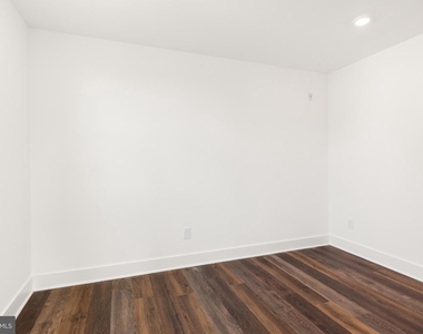 7037 Ridge Avenue - Photo Thumbnail 7