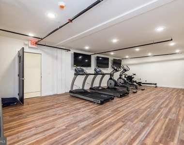 2411 Kensington Avenue - Photo Thumbnail 28