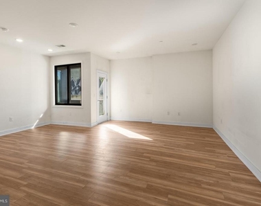 2411 Kensington Avenue - Photo Thumbnail 1
